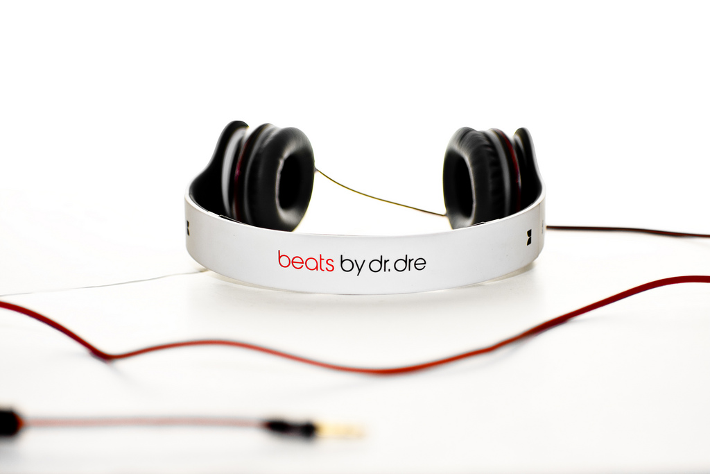 White Solo Beats by Dre Headphones