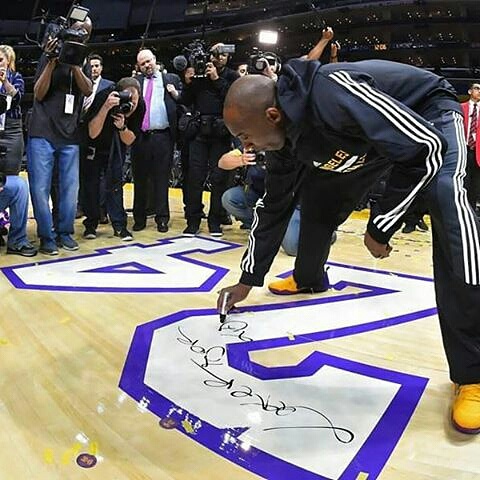 KB24 Signing the Floor at Staples Center 4-13-16